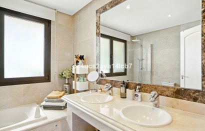 Resale - House - Detached Villa - Estepona - Estepona Centro