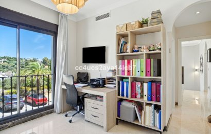 Resale - House - Detached Villa - Estepona - Estepona Centro