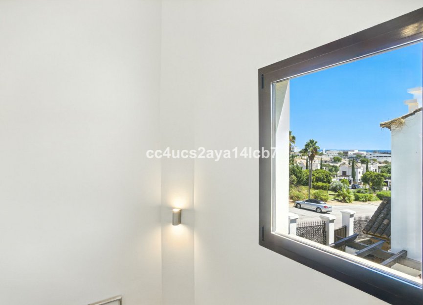 Resale - House - Detached Villa - Estepona - Estepona Centro