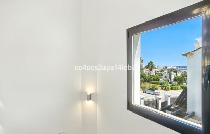 Resale - House - Detached Villa - Estepona - Estepona Centro