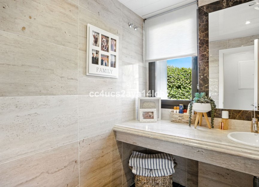 Resale - House - Detached Villa - Estepona - Estepona Centro