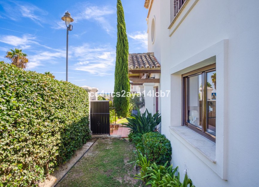 Resale - House - Detached Villa - Estepona - Estepona Centro