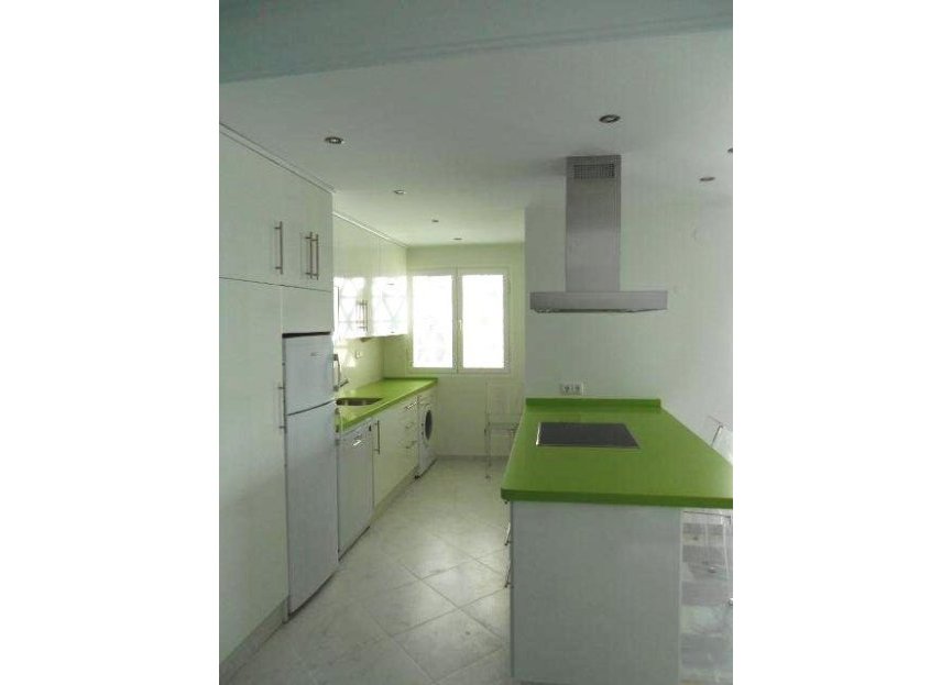 Resale - Apartment - Middle Floor Apartment - Marbella - Puerto Banús