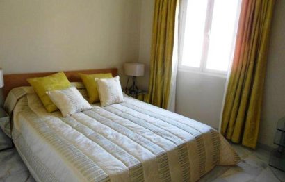 Resale - Apartment - Middle Floor Apartment - Marbella - Puerto Banús