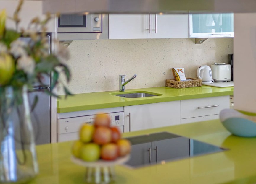 Resale - Apartment - Middle Floor Apartment - Marbella - Puerto Banús