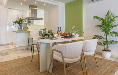 Resale - Apartment - Middle Floor Apartment - Marbella - Puerto Banús