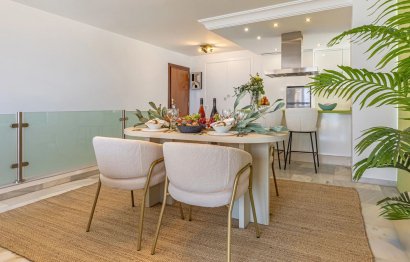 Resale - Apartment - Middle Floor Apartment - Marbella - Puerto Banús