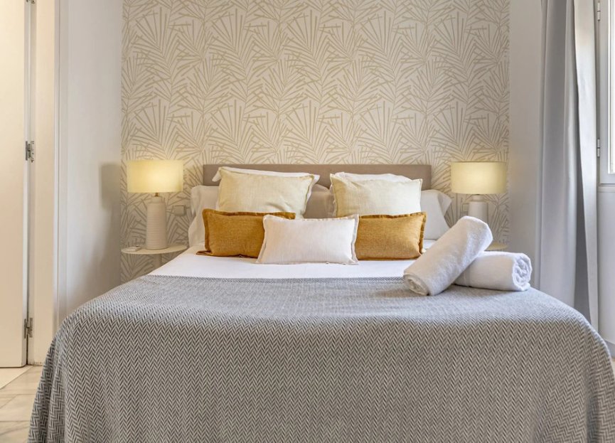 Resale - Apartment - Middle Floor Apartment - Marbella - Puerto Banús