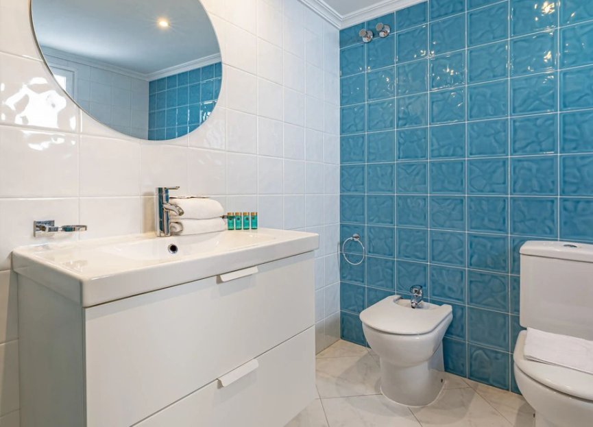 Resale - Apartment - Middle Floor Apartment - Marbella - Puerto Banús