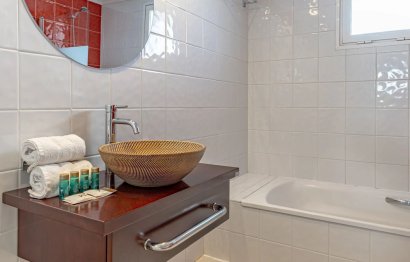 Resale - Apartment - Middle Floor Apartment - Marbella - Puerto Banús