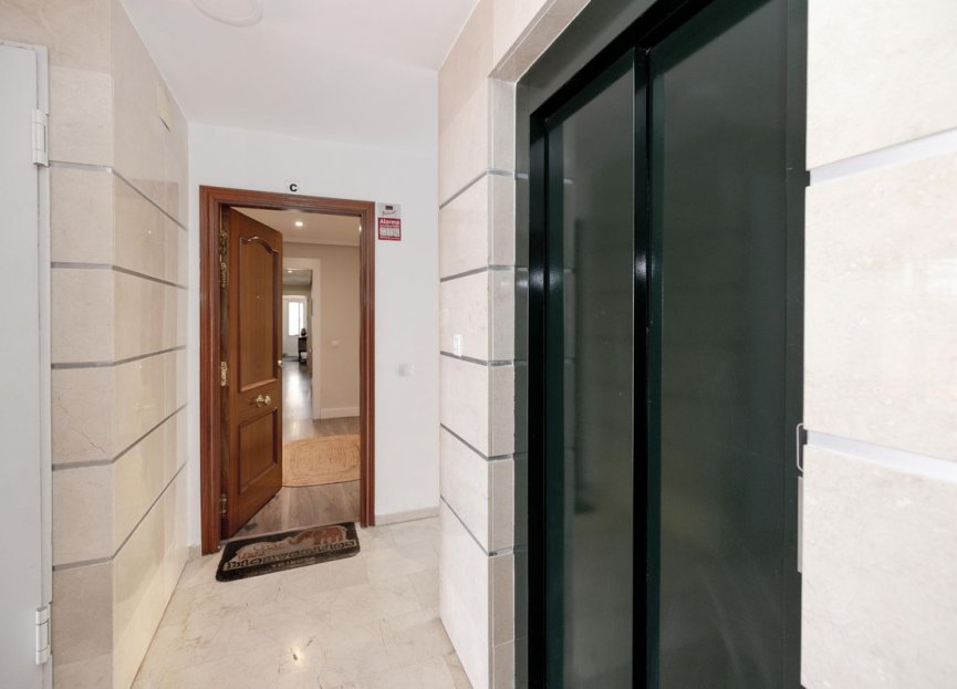 Resale - Ground floor apartment - Benalmádena - Benalmadena Centro