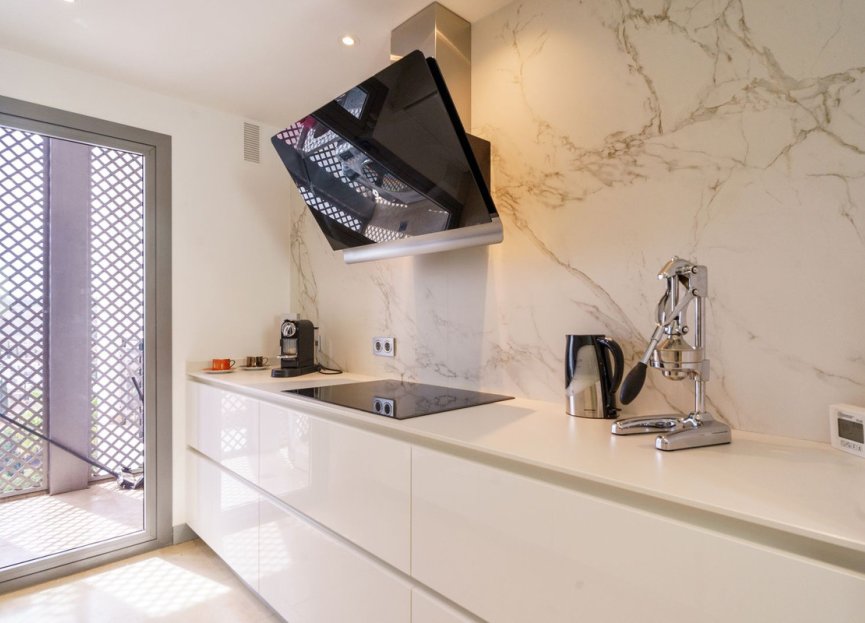 Resale - Apartment - Middle Floor Apartment - Benahavís - Benahavís Centro