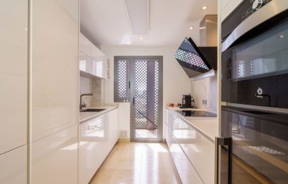 Resale - Apartment - Middle Floor Apartment - Benahavís - Benahavís Centro