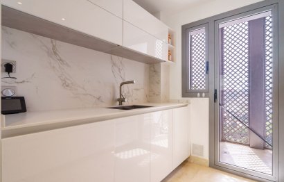 Resale - Apartment - Middle Floor Apartment - Benahavís - Benahavís Centro