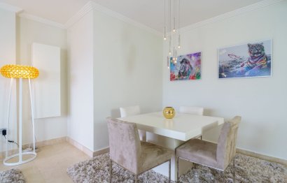 Resale - Apartment - Middle Floor Apartment - Benahavís - Benahavís Centro