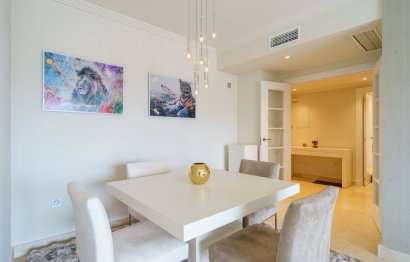 Resale - Apartment - Middle Floor Apartment - Benahavís - Benahavís Centro