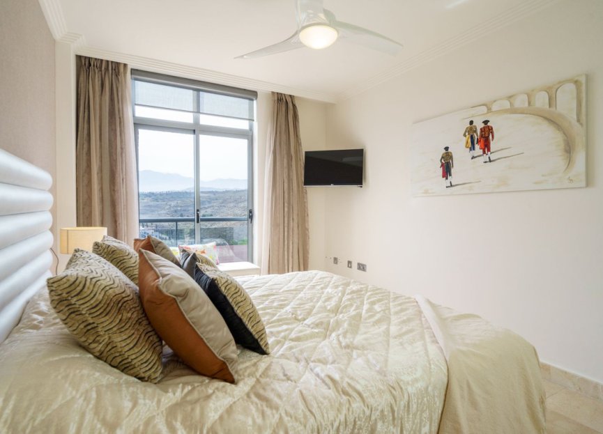 Resale - Apartment - Middle Floor Apartment - Benahavís - Benahavís Centro