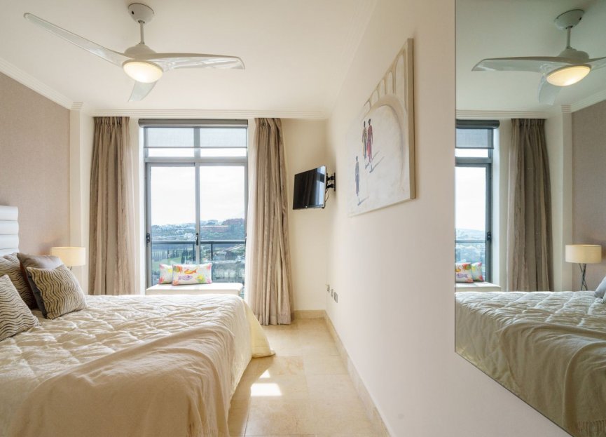 Resale - Apartment - Middle Floor Apartment - Benahavís - Benahavís Centro