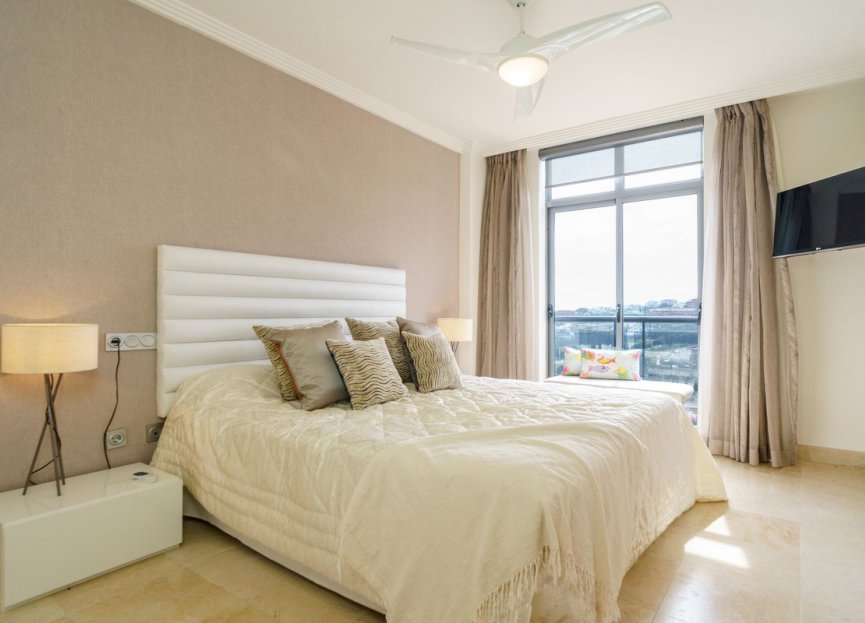 Resale - Apartment - Middle Floor Apartment - Benahavís - Benahavís Centro