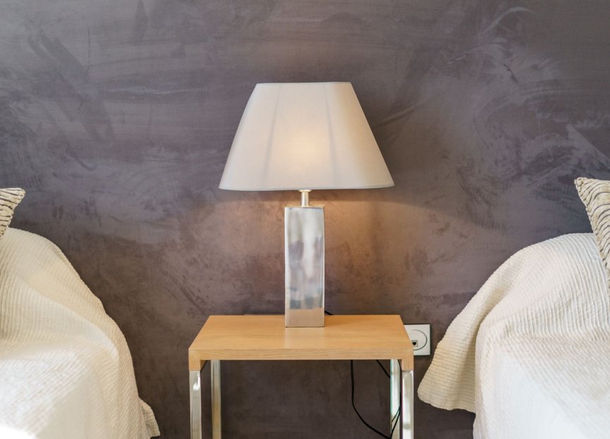 Resale - Apartment - Middle Floor Apartment - Benahavís - Benahavís Centro