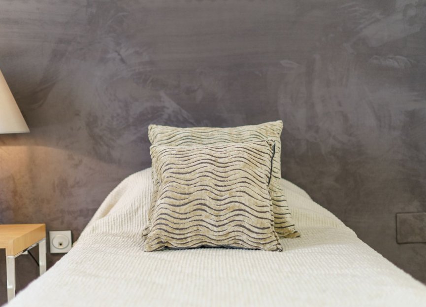 Resale - Apartment - Middle Floor Apartment - Benahavís - Benahavís Centro