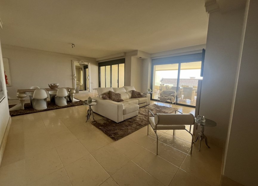 Resale - Apartment - Middle Floor Apartment - Marbella - Altos de los Monteros
