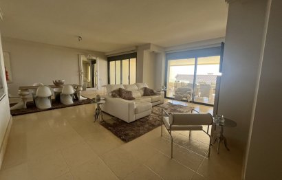 Resale - Apartment - Middle Floor Apartment - Marbella - Altos de los Monteros