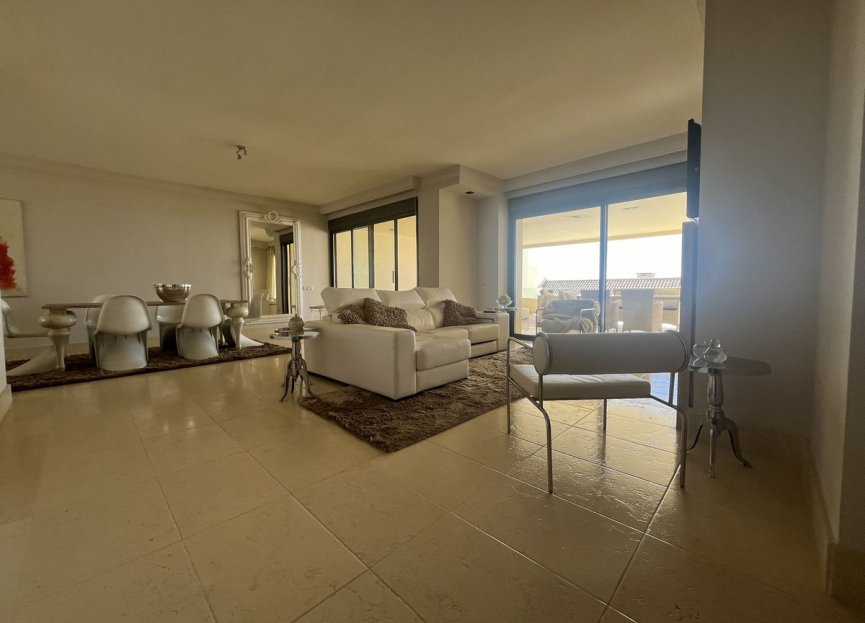 Resale - Apartment - Middle Floor Apartment - Marbella - Altos de los Monteros