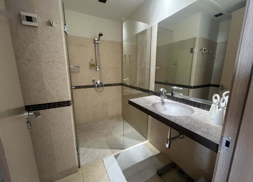 Resale - Apartment - Middle Floor Apartment - Marbella - Altos de los Monteros