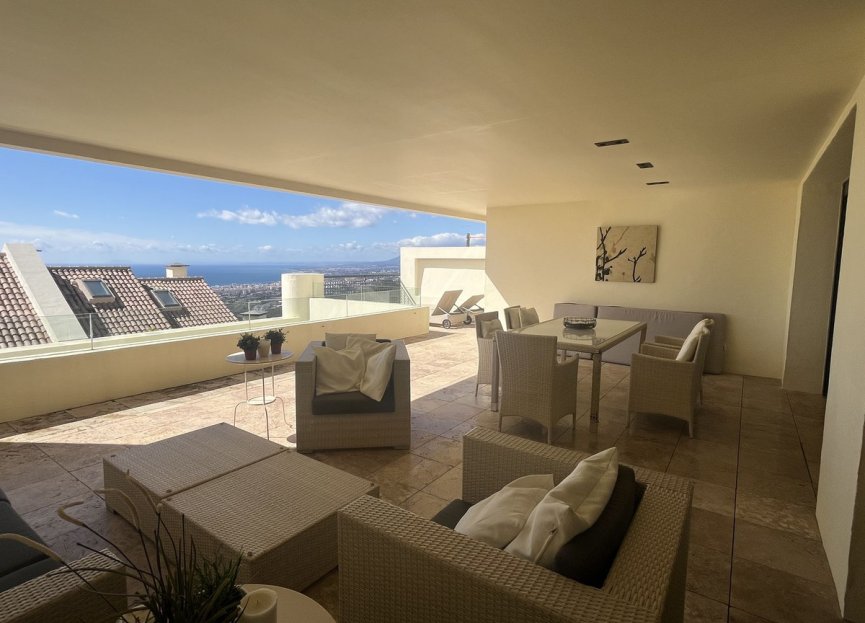 Resale - Apartment - Middle Floor Apartment - Marbella - Altos de los Monteros