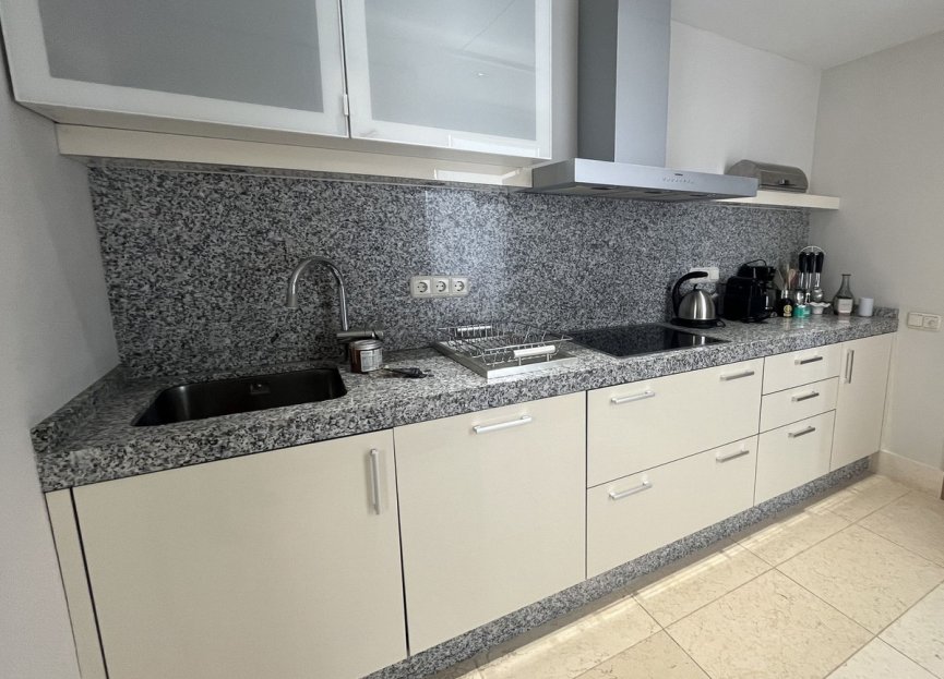 Resale - Apartment - Middle Floor Apartment - Marbella - Altos de los Monteros