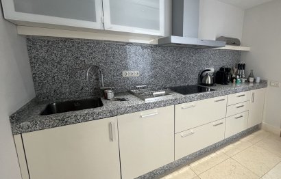 Resale - Apartment - Middle Floor Apartment - Marbella - Altos de los Monteros