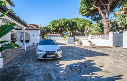 Resale - House - Detached Villa - Marbella - Marbesa