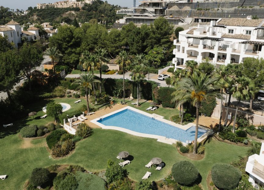 Resale - Apartment - Top Floor Apartment - Benahavís - La Quinta