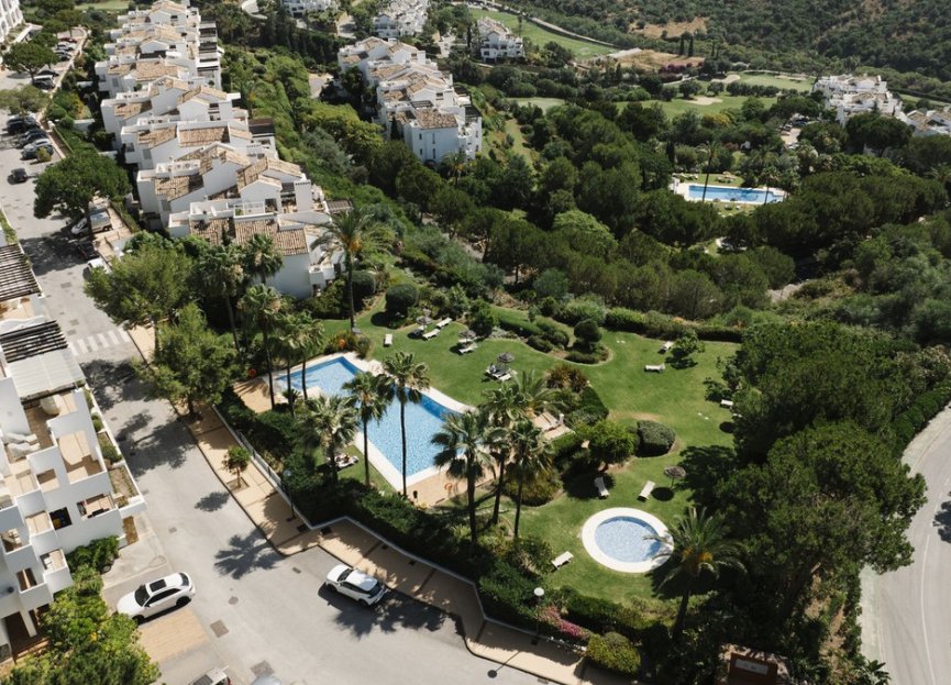 Resale - Apartment - Top Floor Apartment - Benahavís - La Quinta