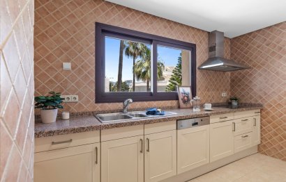 Resale - Apartment - Penthouse - Estepona - Estepona Centro