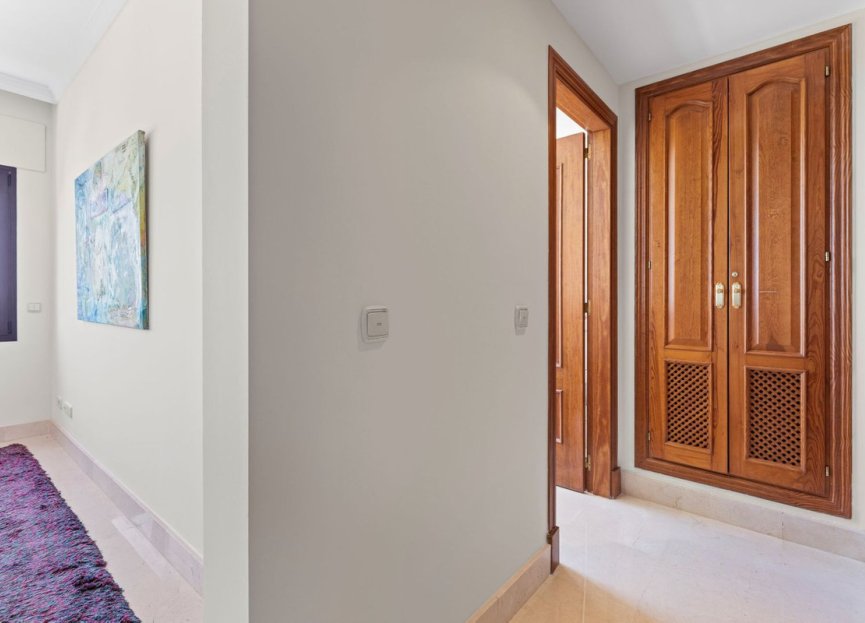 Resale - Apartment - Penthouse - Estepona - Estepona Centro