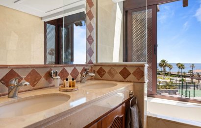 Resale - Apartment - Penthouse - Estepona - Estepona Centro