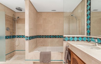 Resale - Apartment - Penthouse - Estepona - Estepona Centro