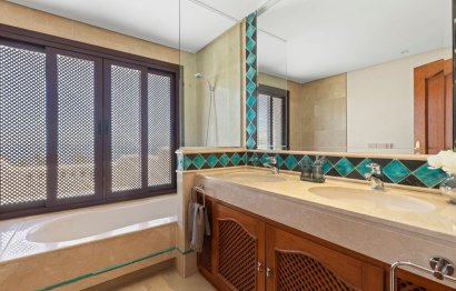 Resale - Apartment - Penthouse - Estepona - Estepona Centro