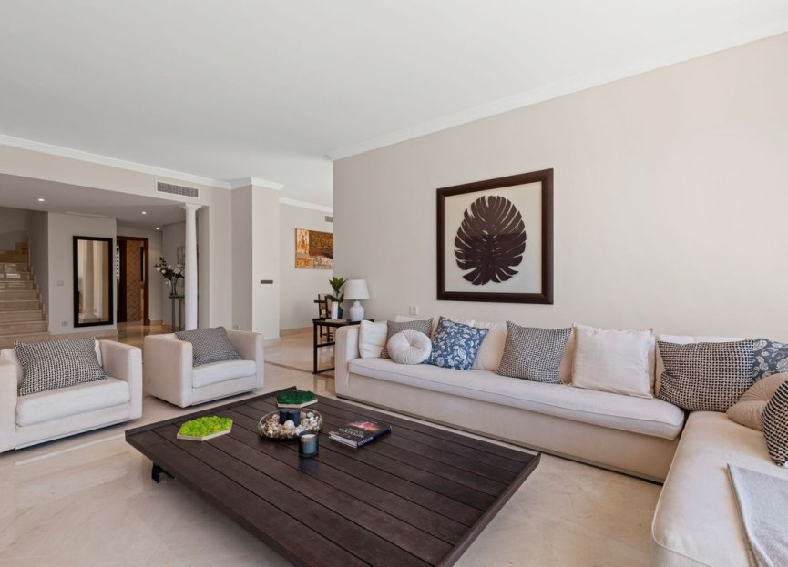 Resale - Apartment - Penthouse - Estepona - Estepona Centro