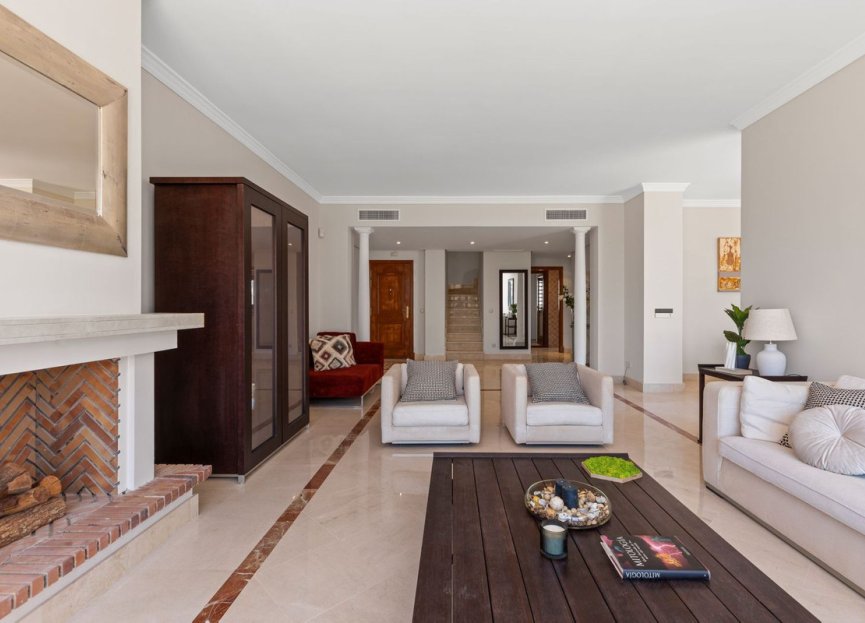 Resale - Apartment - Penthouse - Estepona - Estepona Centro