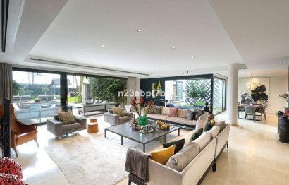 Resale - House - Detached Villa - Marbella - Puerto Banús