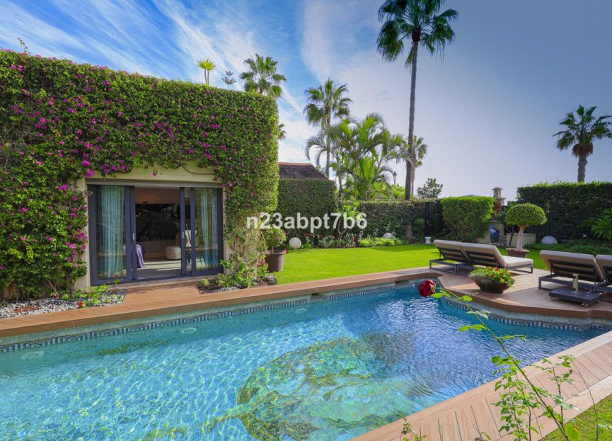 Resale - House - Detached Villa - Marbella - Puerto Banús