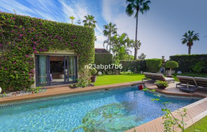 Resale - House - Detached Villa - Marbella - Puerto Banús