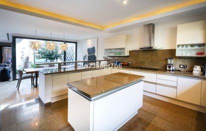 Resale - House - Detached Villa - Marbella - Puerto Banús