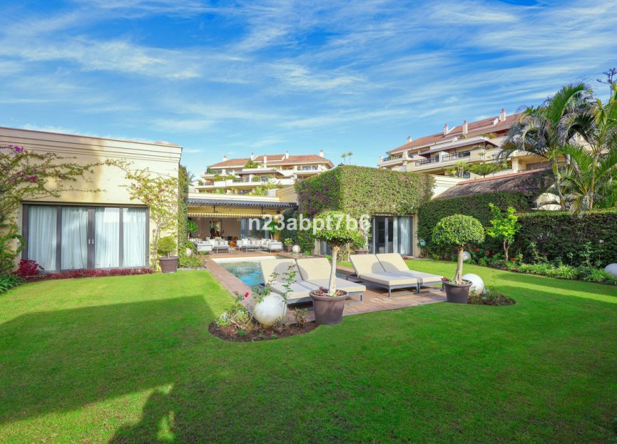 Resale - House - Detached Villa - Marbella - Puerto Banús
