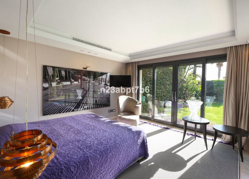 Resale - House - Detached Villa - Marbella - Puerto Banús