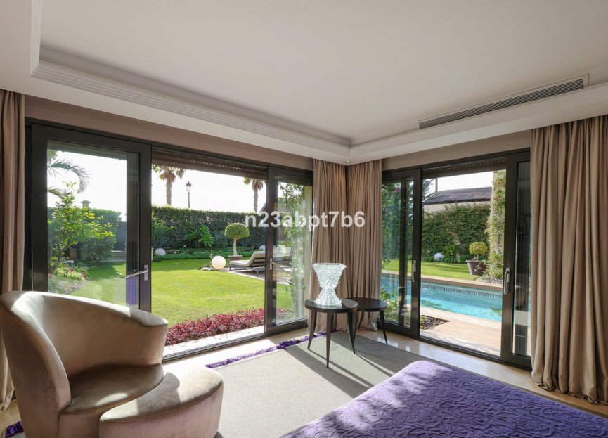 Resale - House - Detached Villa - Marbella - Puerto Banús