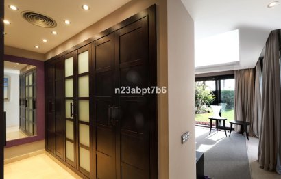 Resale - House - Detached Villa - Marbella - Puerto Banús